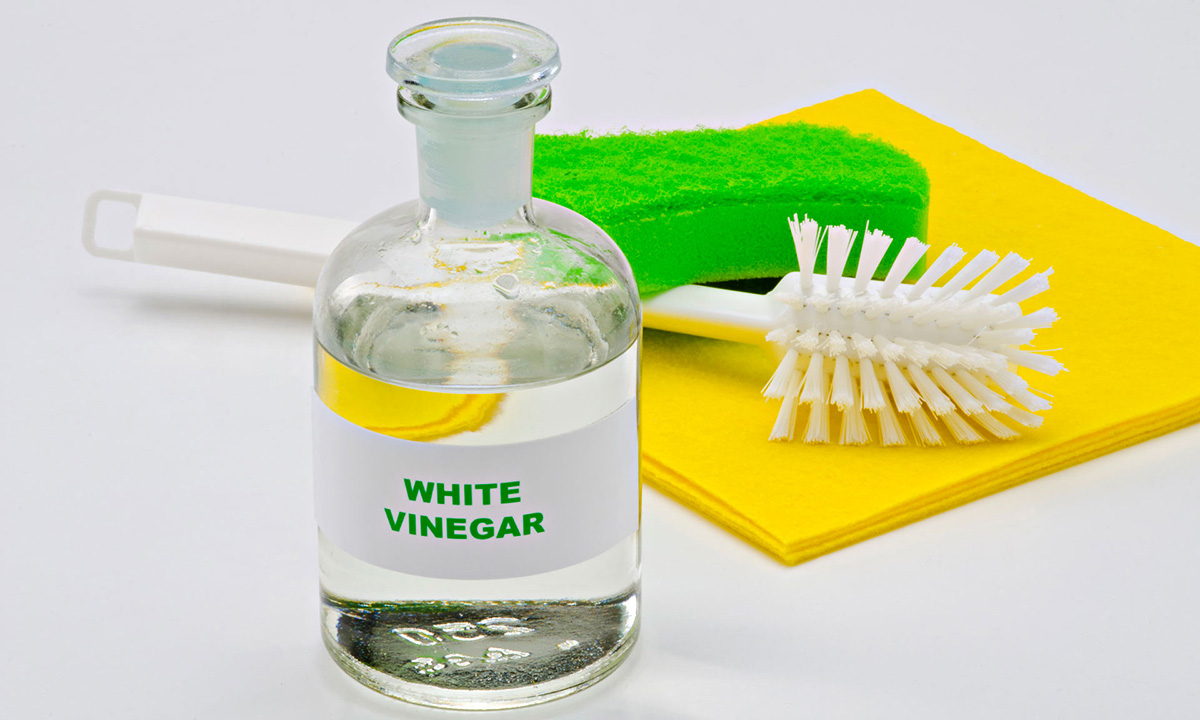 How Do You Clean Carpet With White Vinegar?