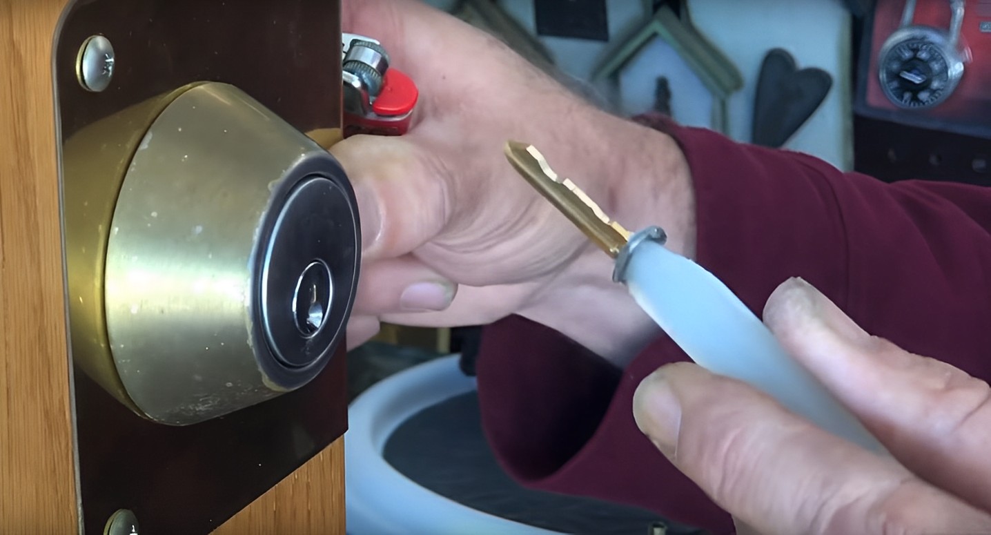 How Do You Get A Broken Key Out Of A Door Lock