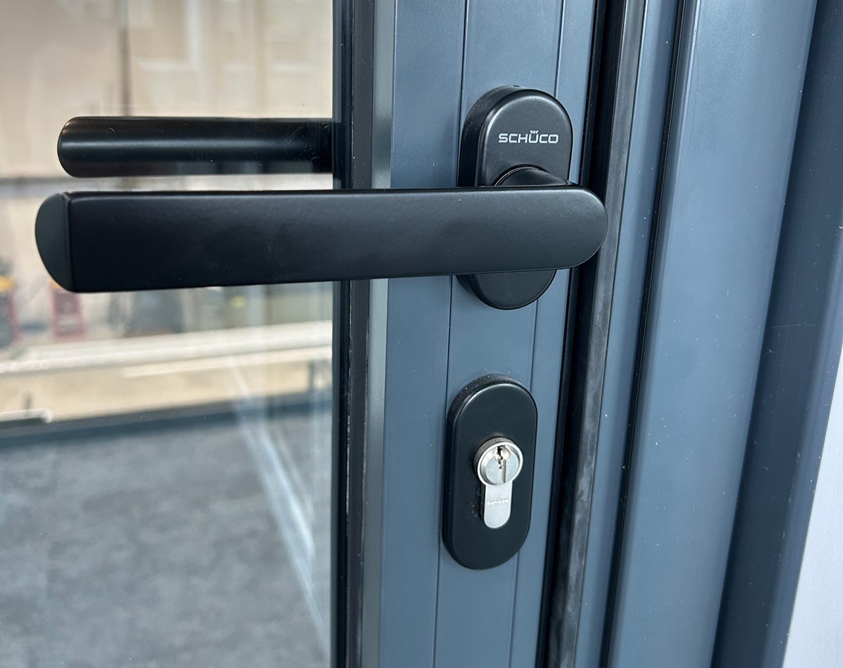 bifold door lock