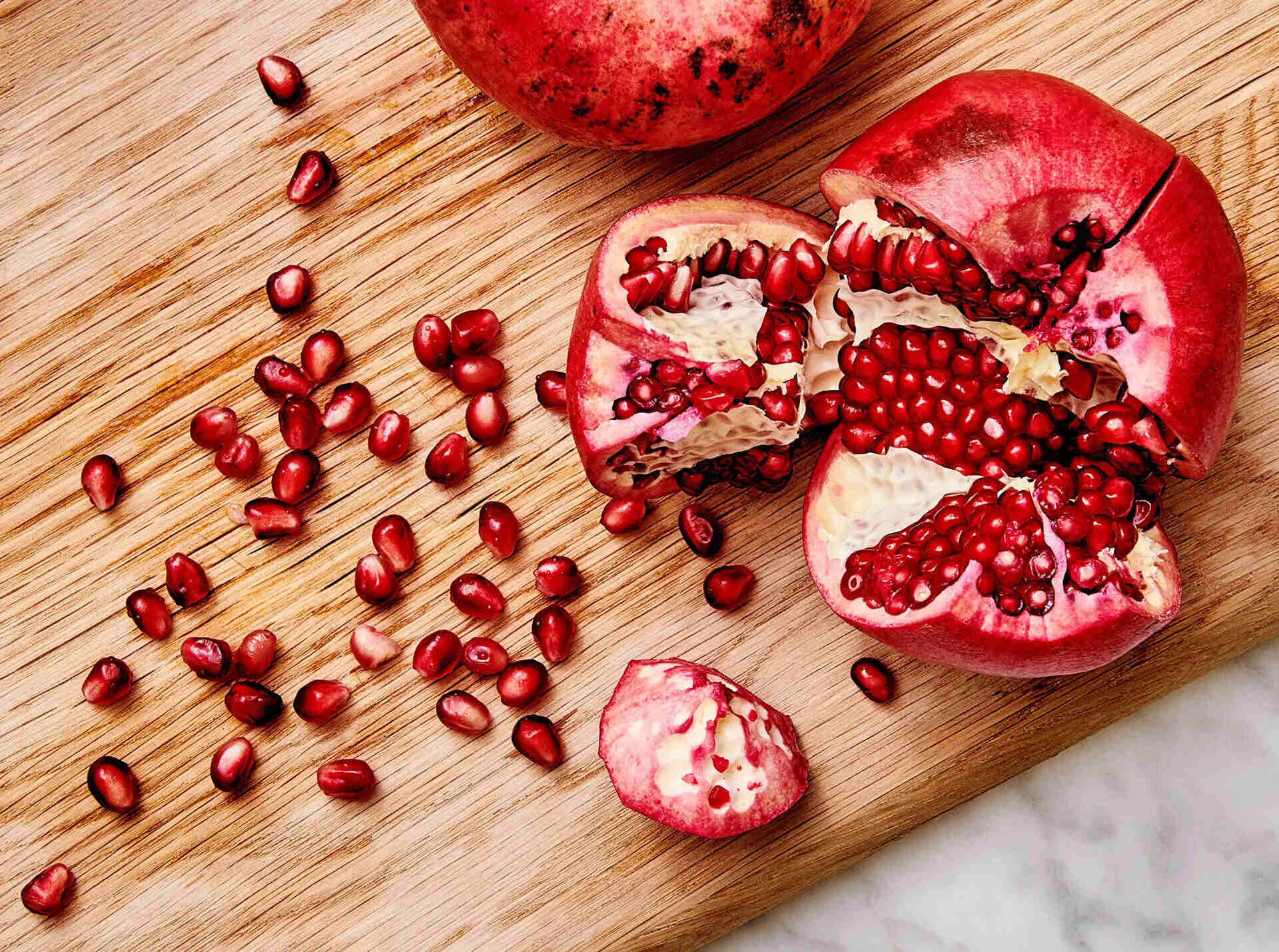 How Do You Seed A Pomegranate