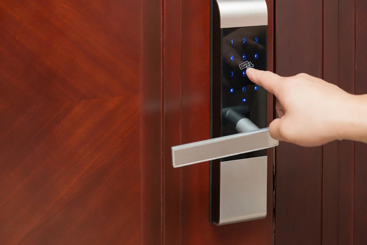 How Does A Smart Door Lock Work