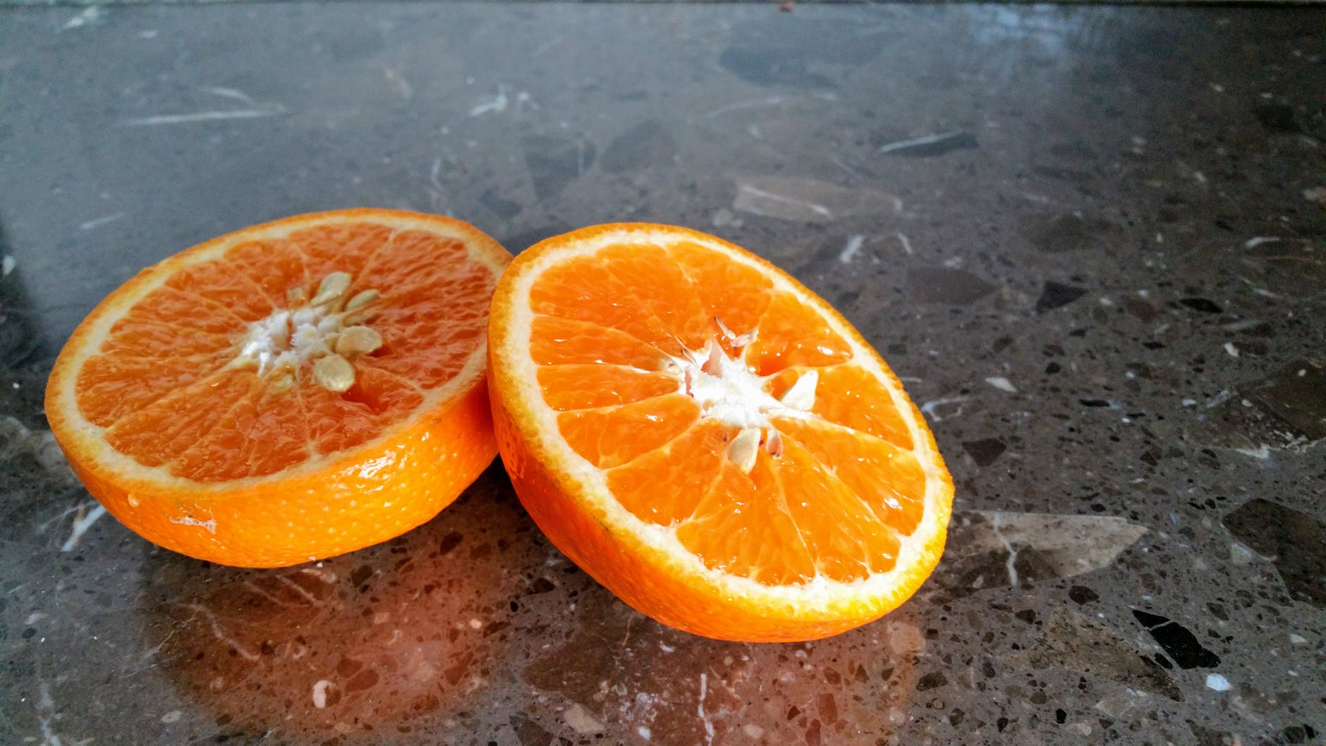 How Many Orange Seeds Can You Eat