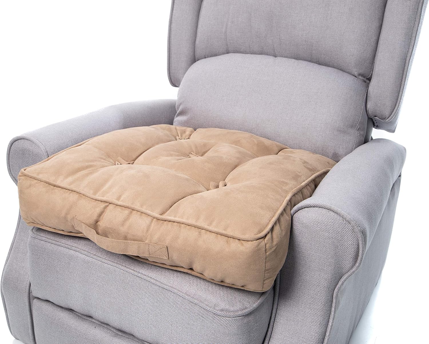 https://storables.com/wp-content/uploads/2023/12/how-to-add-padding-to-recliner-seat-1702434763.jpg