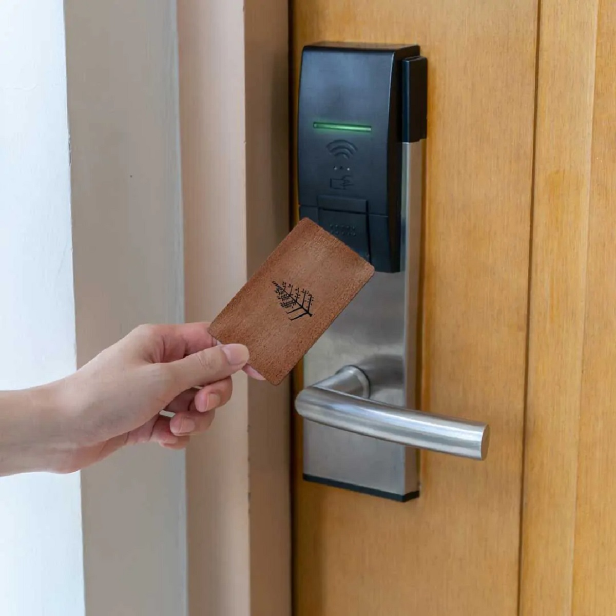 How To Bypass RFID Door Lock