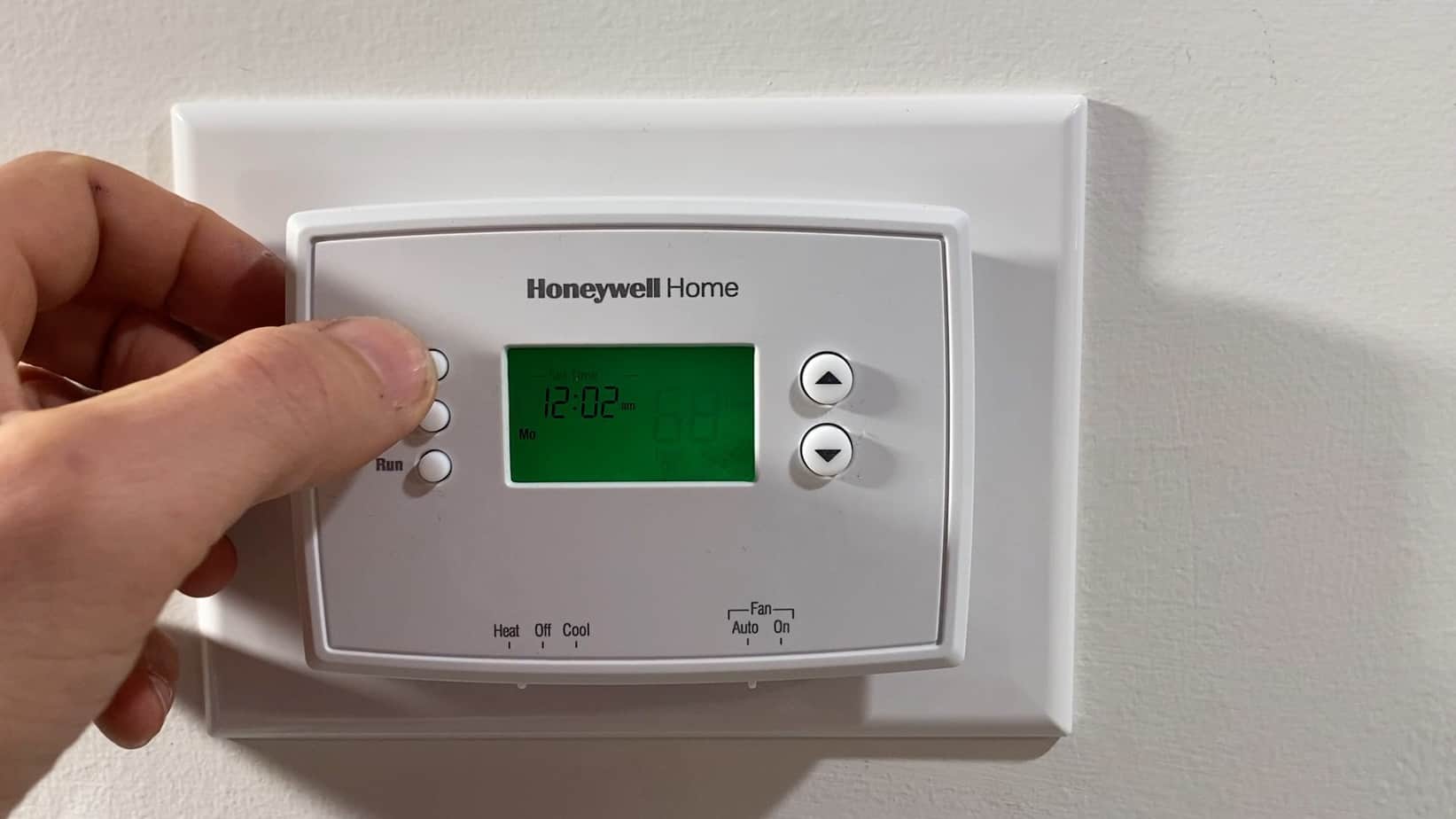 How To Change The Time On A Honeywell Home Thermostat