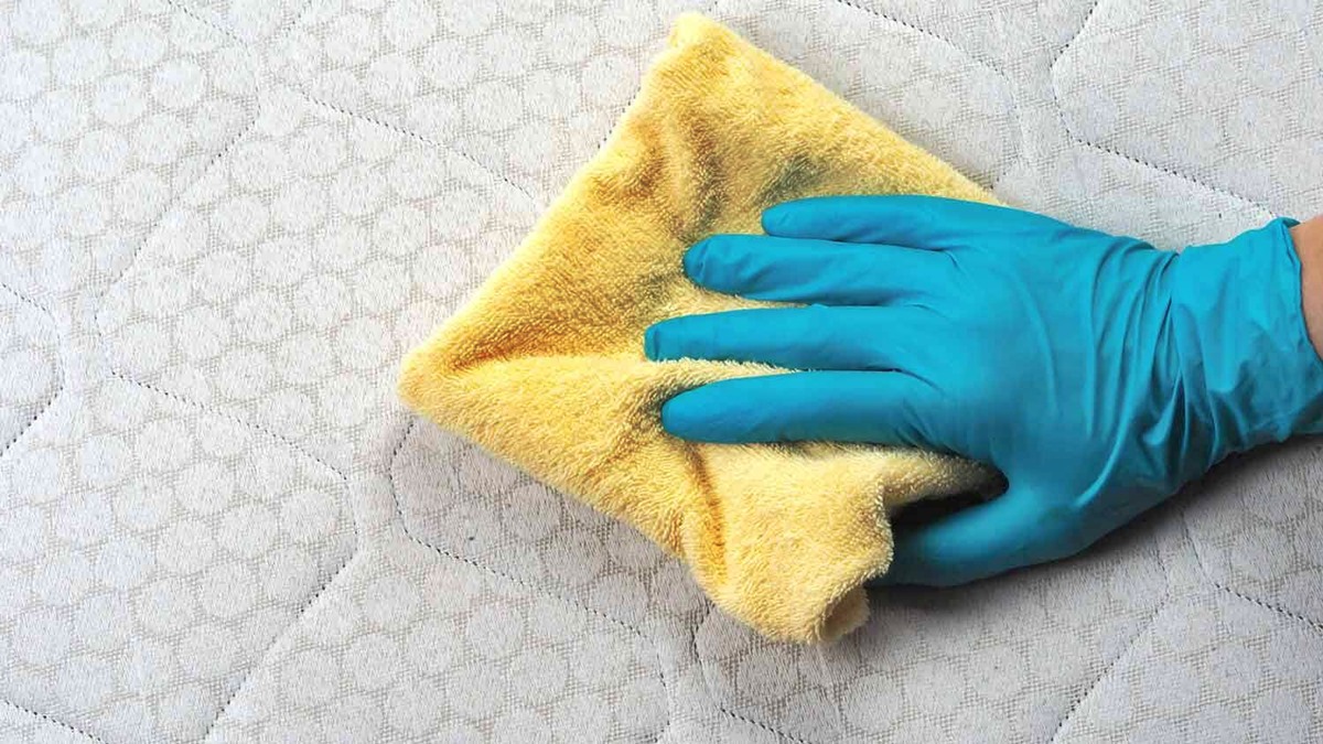 How To Clean Pee Stain Off A Mattress