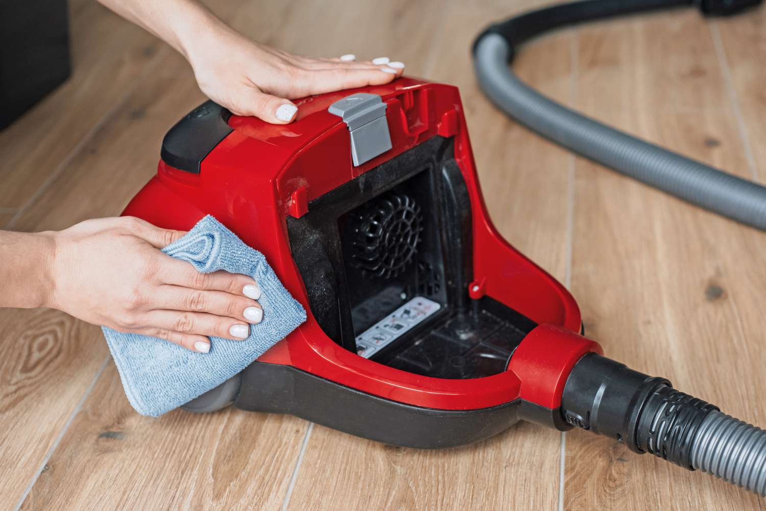 How To Clean The Vacuum Cleaner