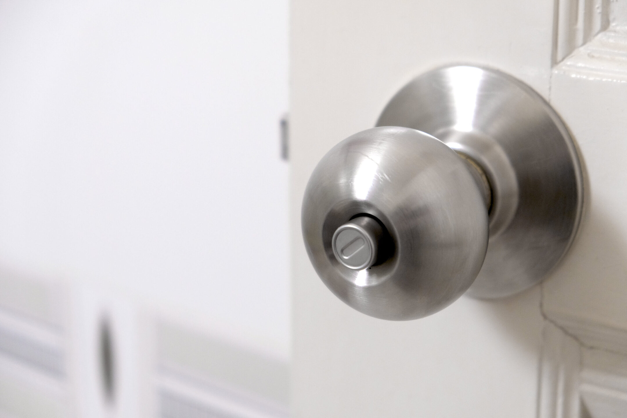 How To Fix A Push Lock Door Handle
