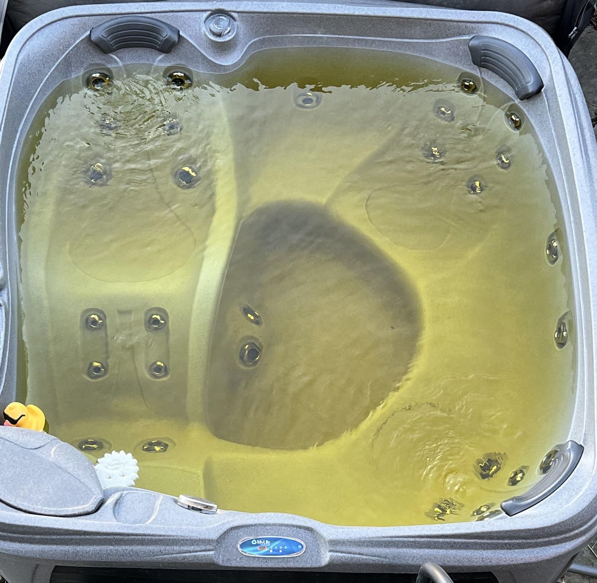 How To Fix Yellow Water In Hot Tub
