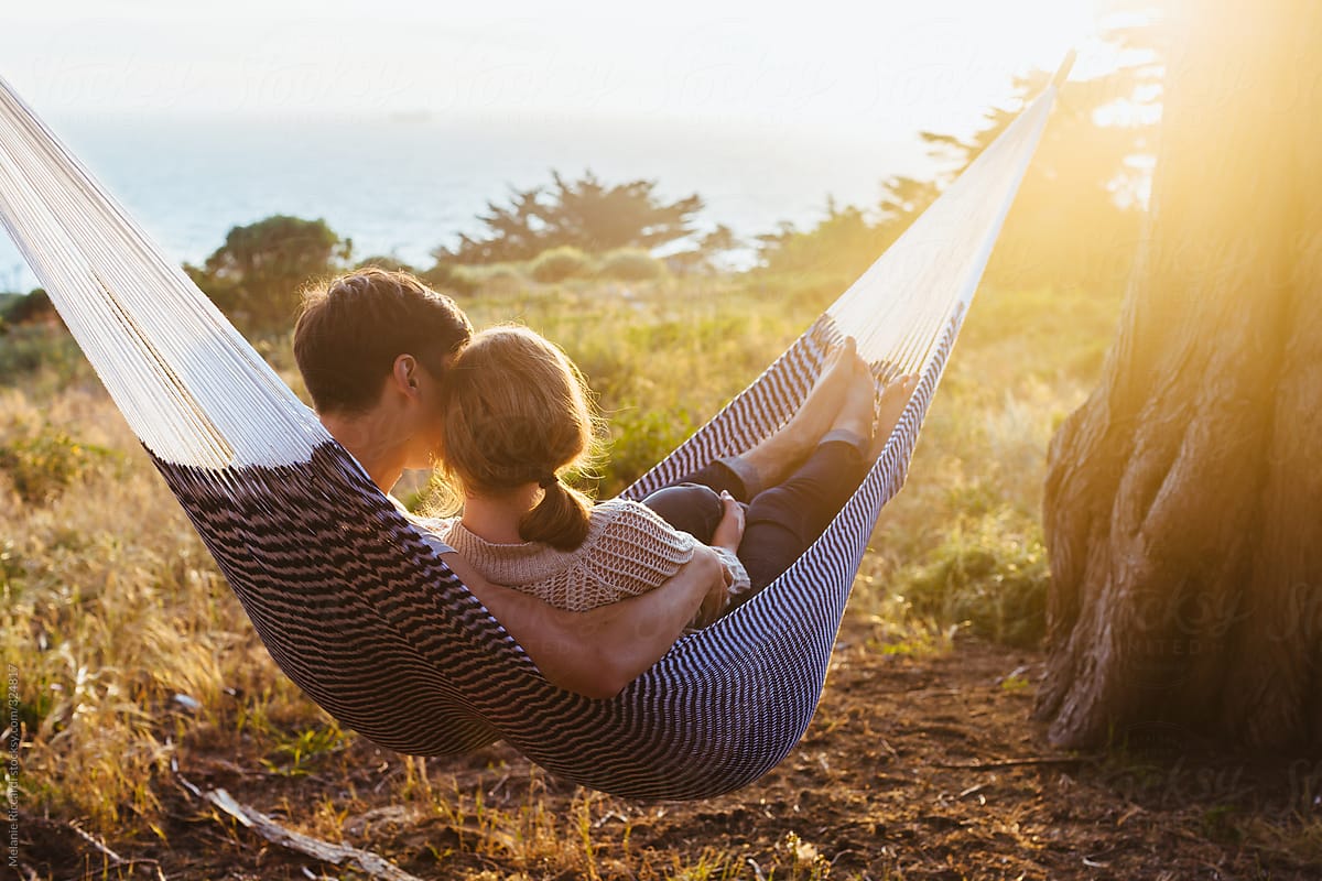 How To Lie In A 2-Person Hammock