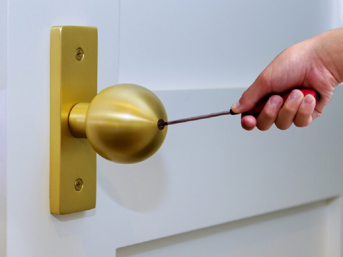 How To Open A Door Lock With A Hole
