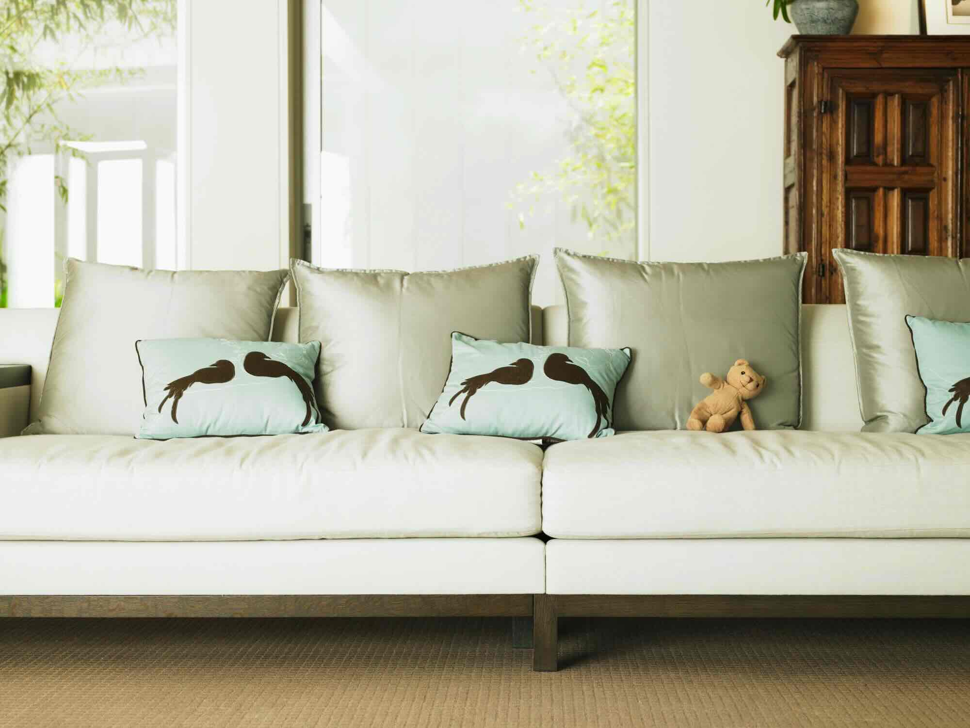 How to plump your sofa cushions 
