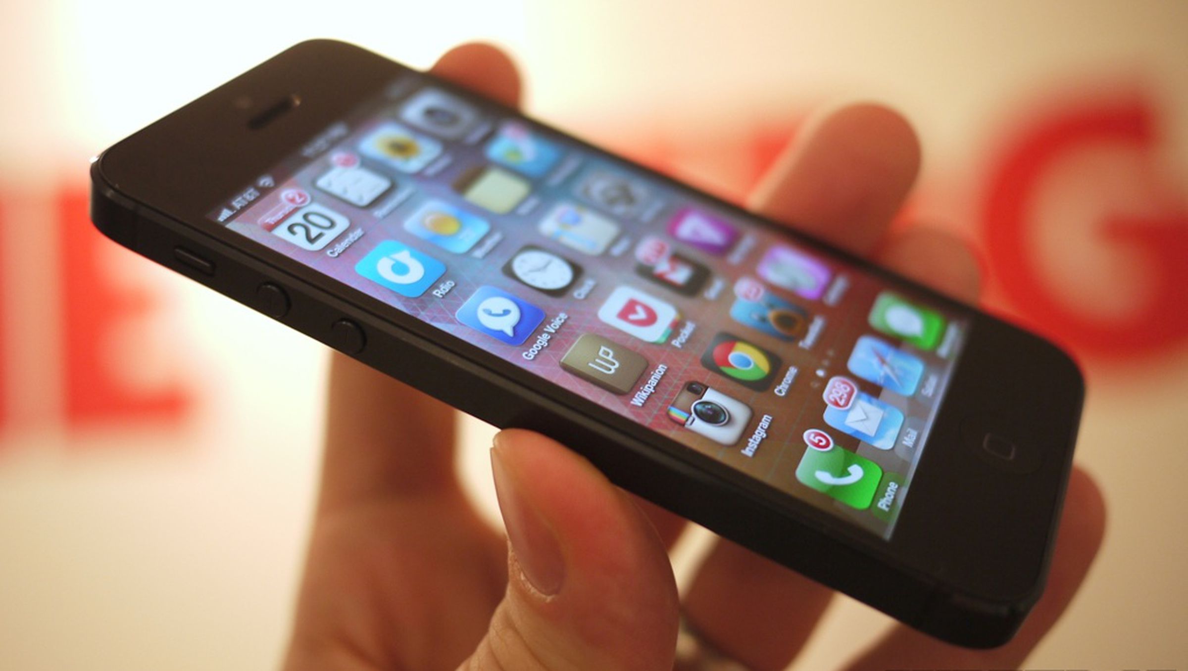 How To Remove Battery From IPhone 5 Without A Screwdriver