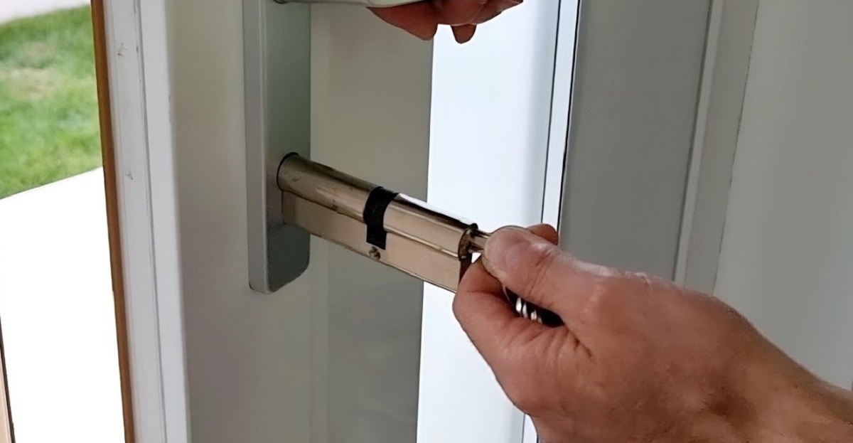 How To Replace A Cylinder Lock On Door