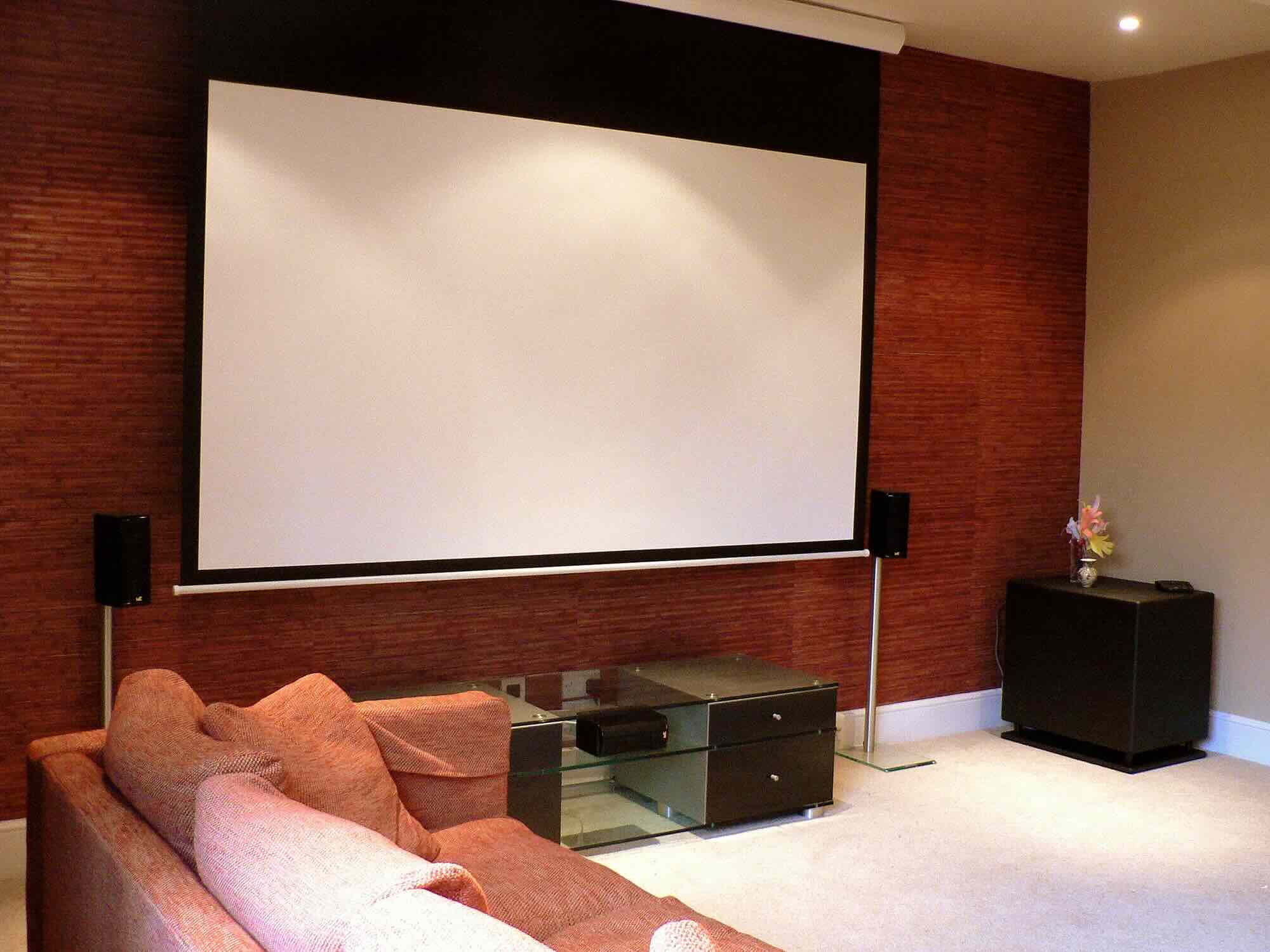 How To Roll Up A Projector Screen