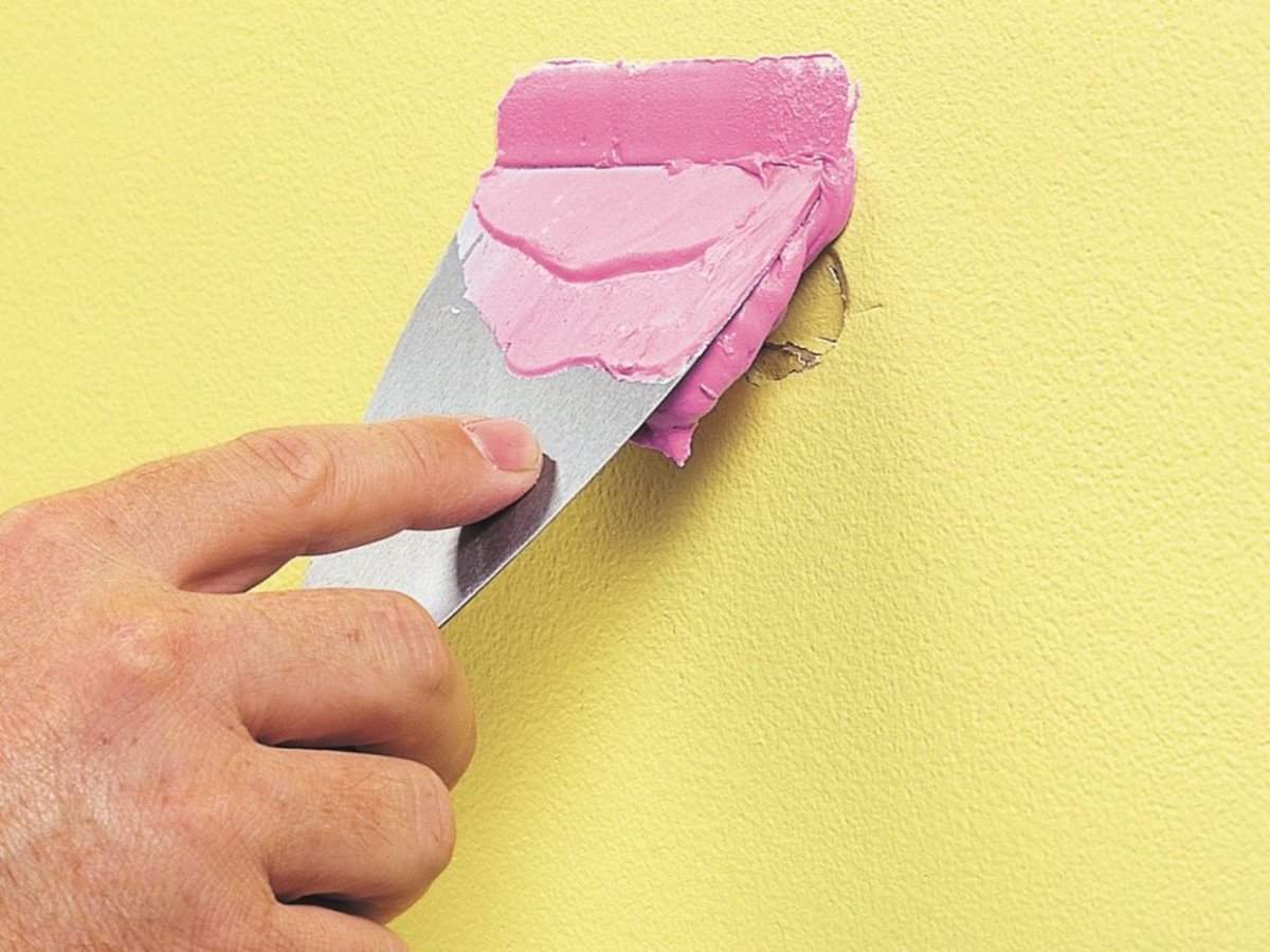 How To Spackle Holes