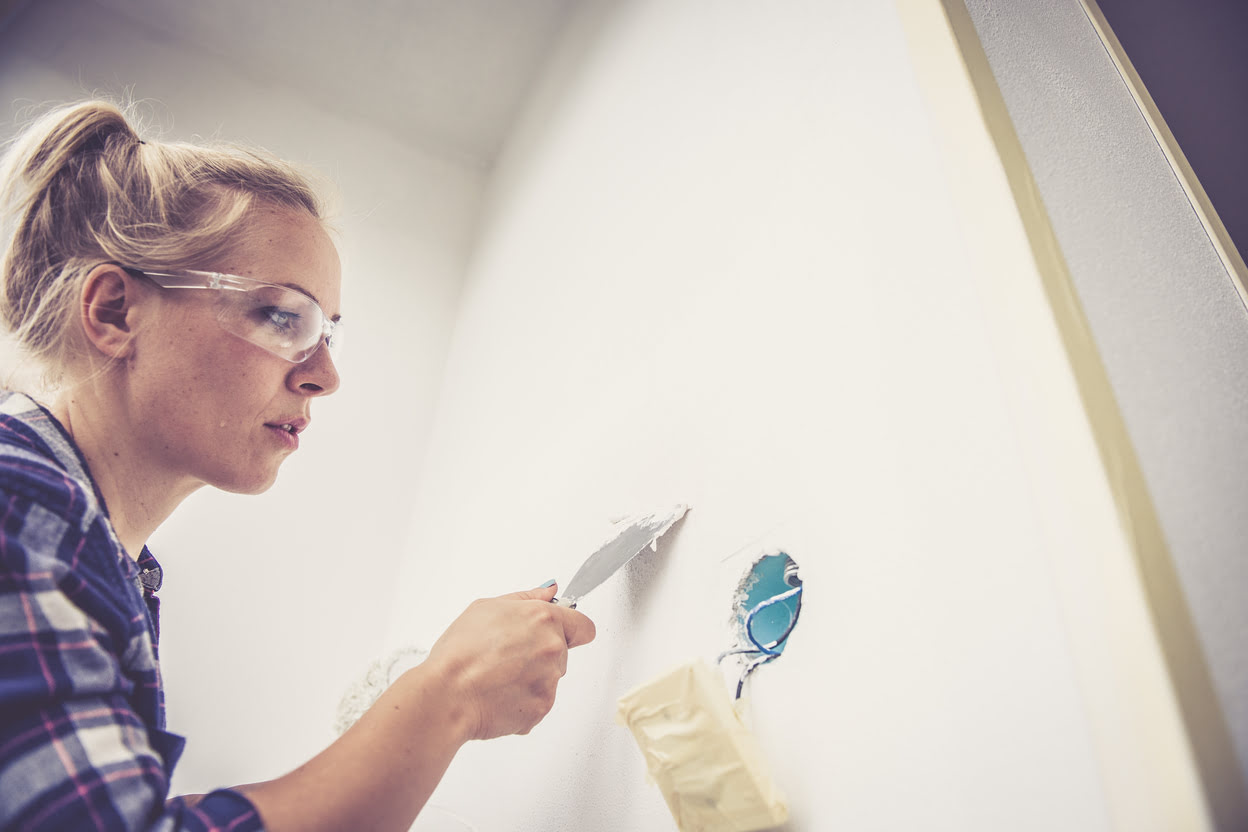 How To Spackle Walls