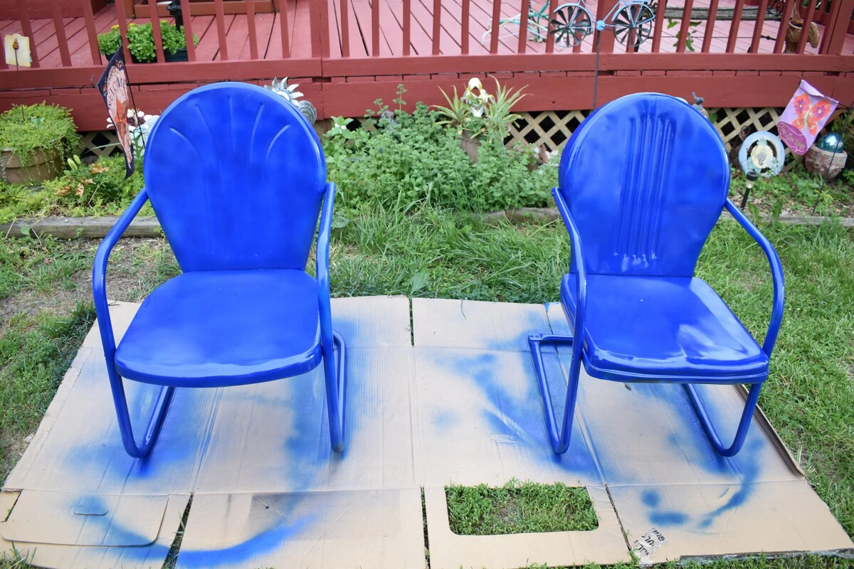 How To Spray Paint Patio Chairs