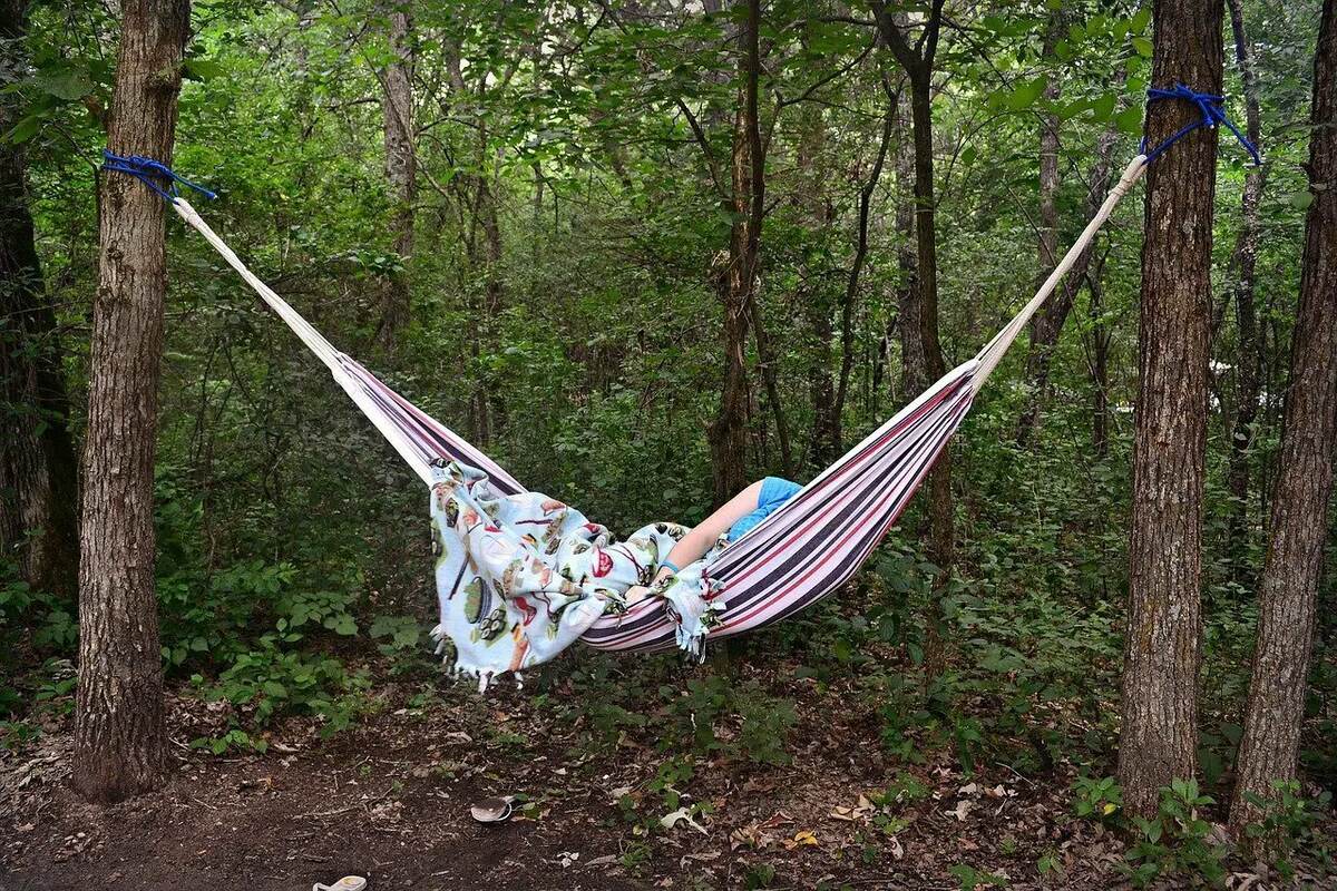 How To Stay Warm In A Hammock