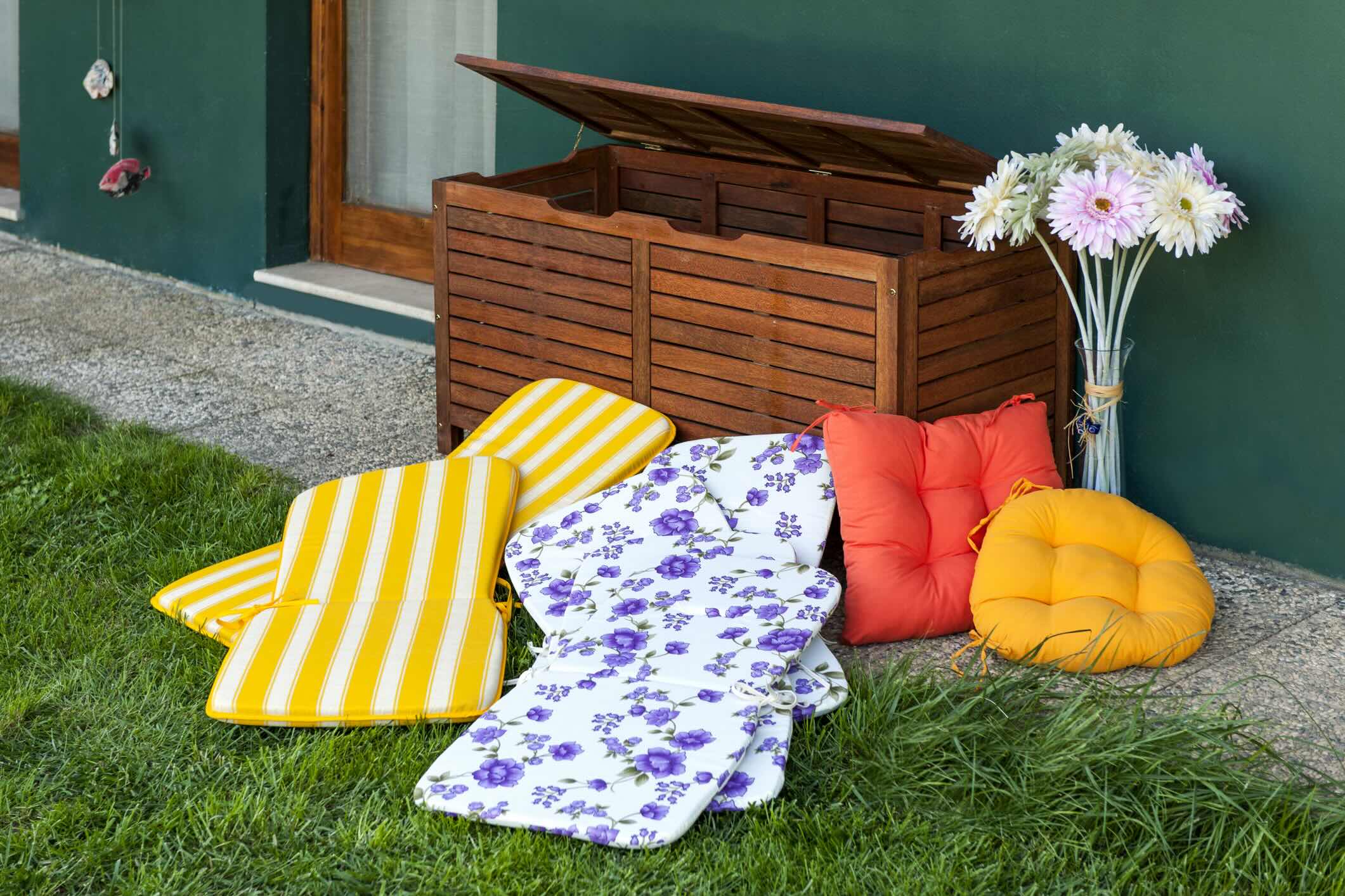 How To Store Outdoor Cushions For The Winter
