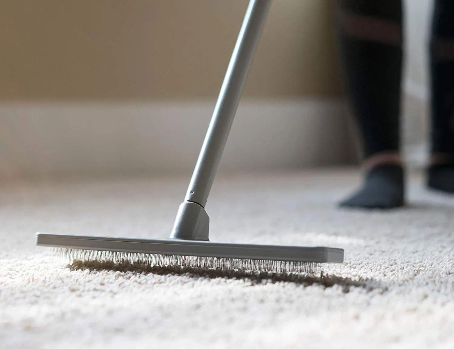 How To Use A Carpet Rake