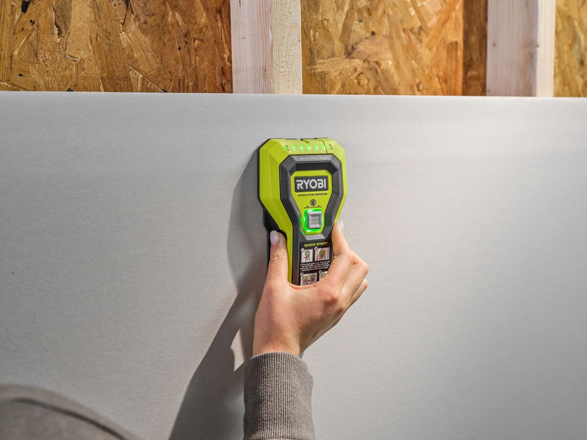 How To Use A Ryobi Stud Finder