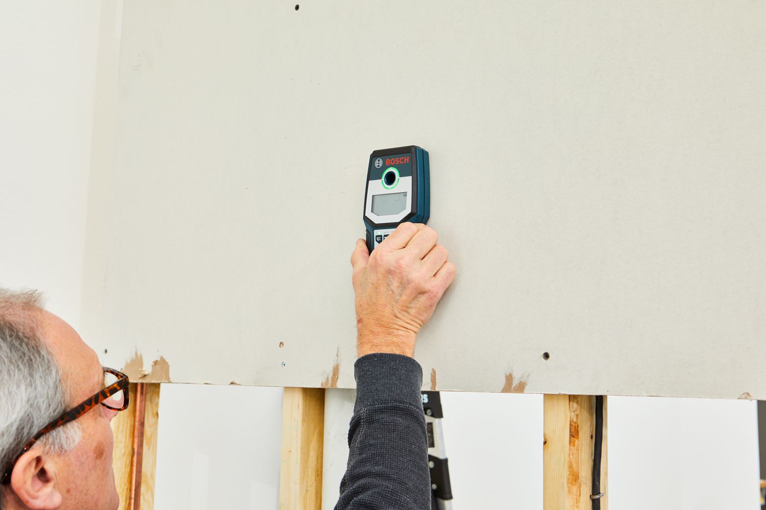 How To Use Bosch Stud Finder