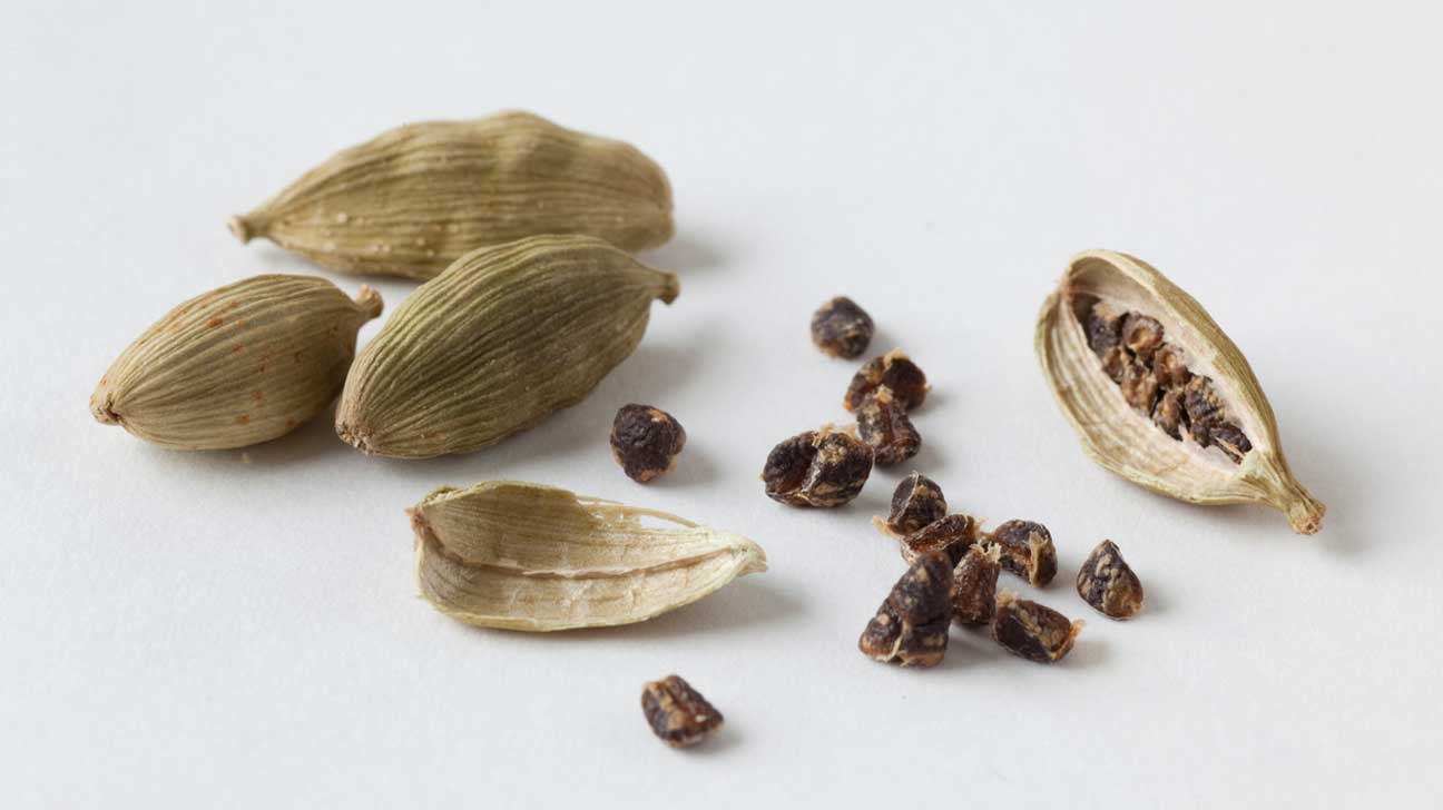 How To Use Cardamom Seeds
