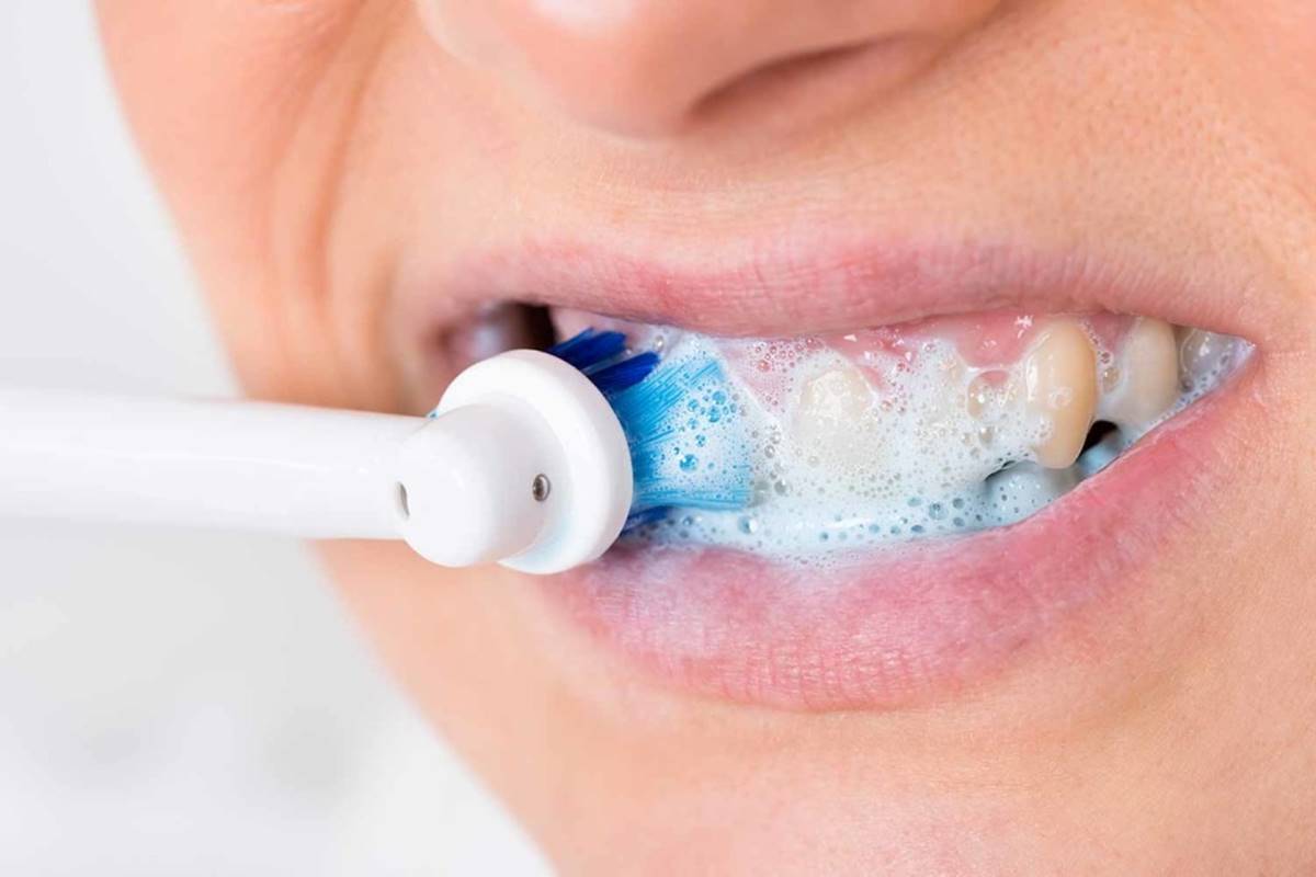 How To Use The Oral-B Electric Toothbrush