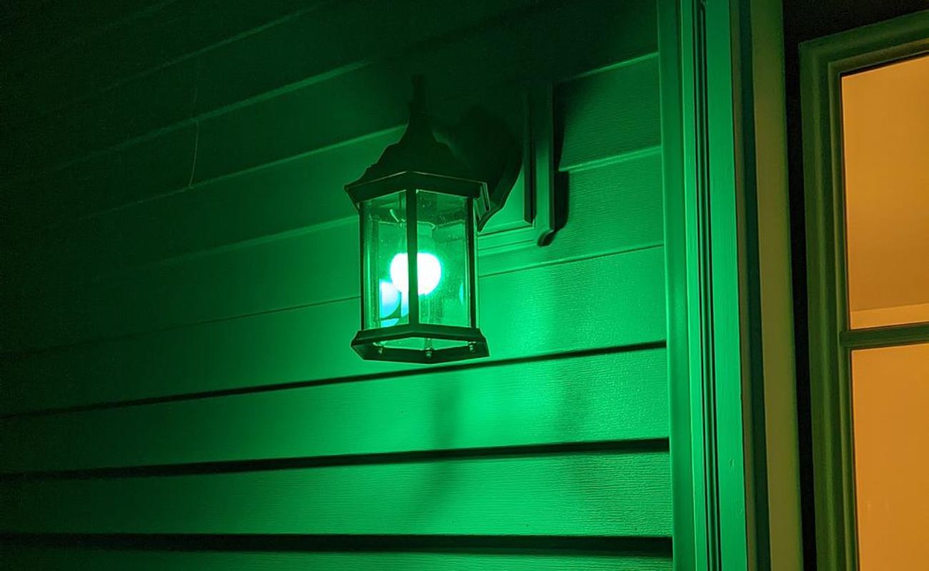 What Does A Green Front Porch Light Mean