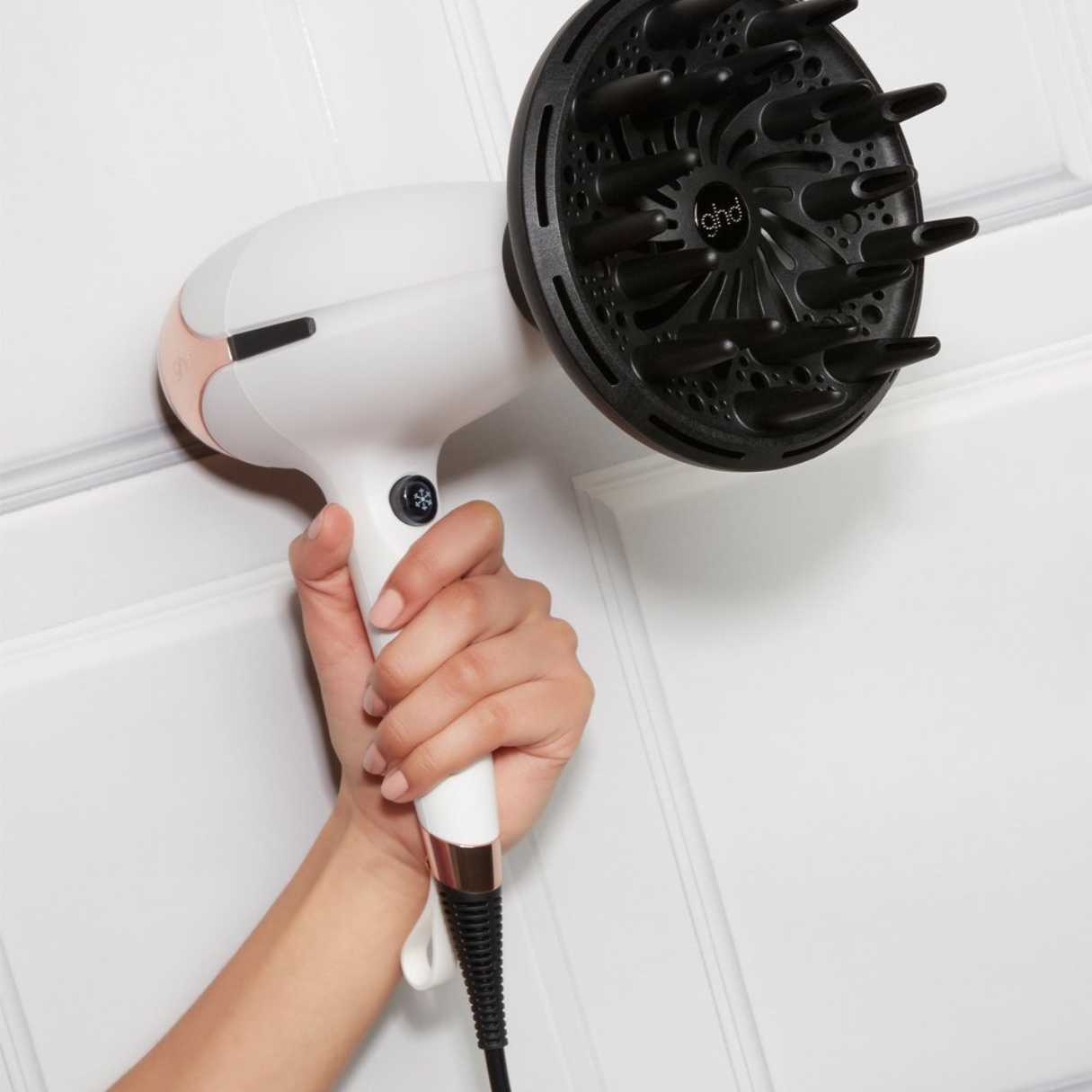 What Does The Diffuser Do On A Hair Dryer