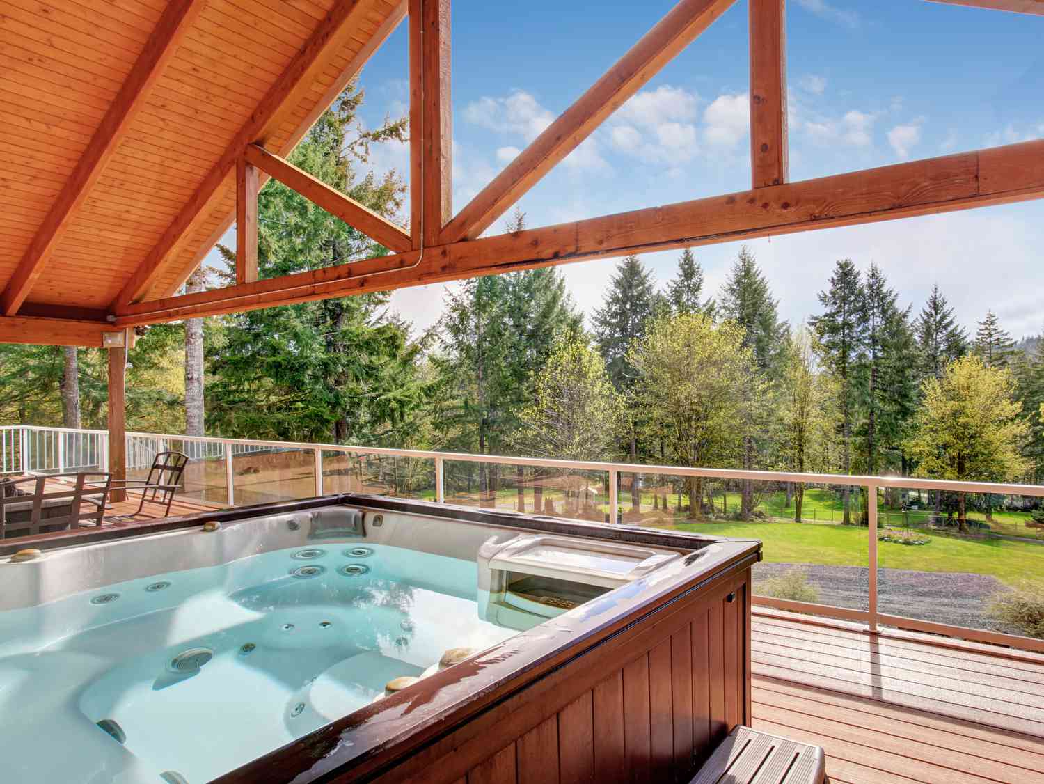 What Is Difference Between A Hot Tub And A Jacuzzi