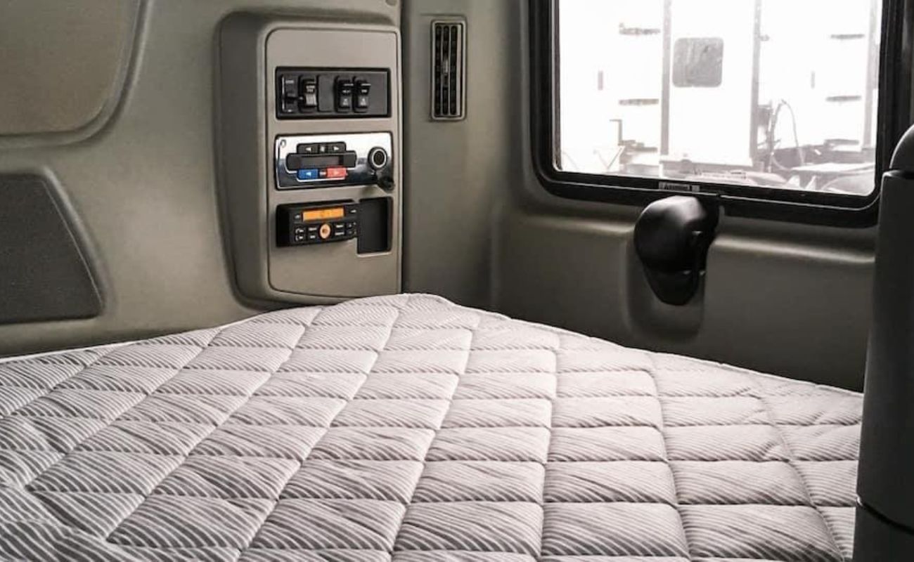 travel cot mattress size