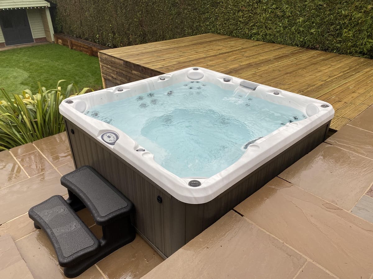 What To Know When Buying A Hot Tub