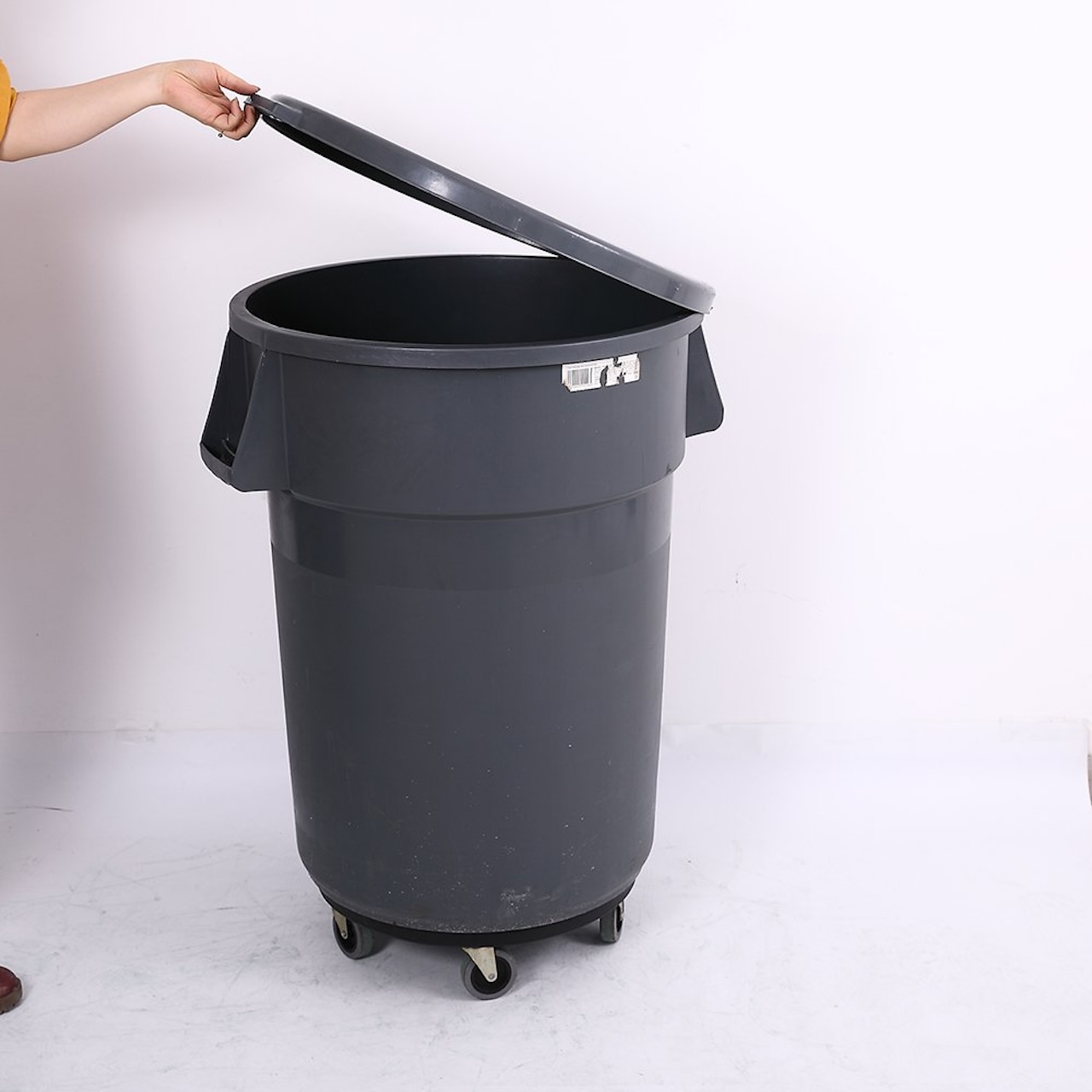 How Big Is A 30 Gallon Trash Can