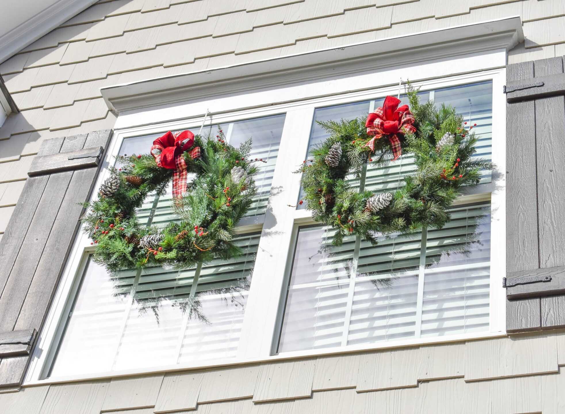 How Do You Hang Wreaths On Outdoor Windows
