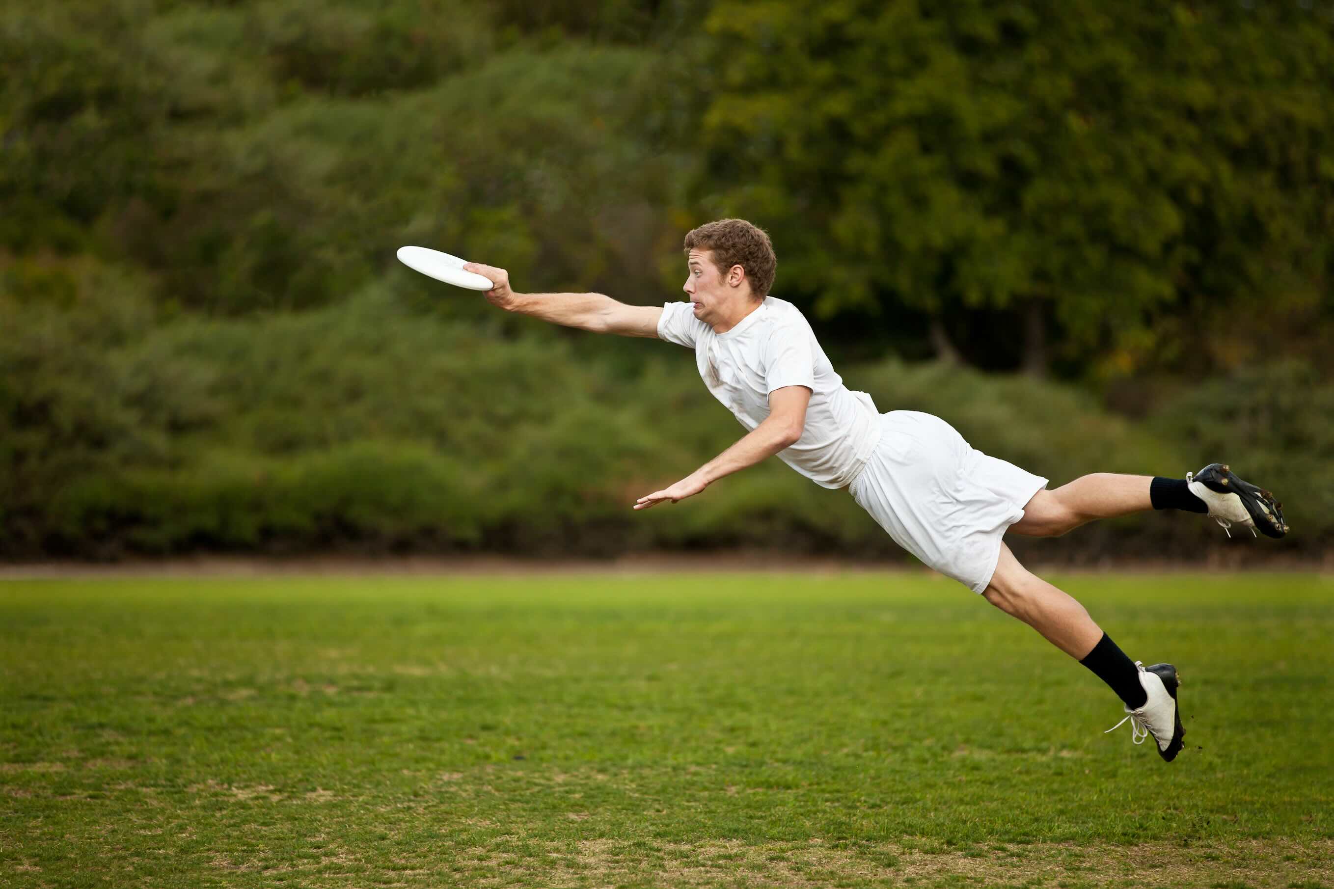 How Do You Score Points In Ultimate Frisbee?