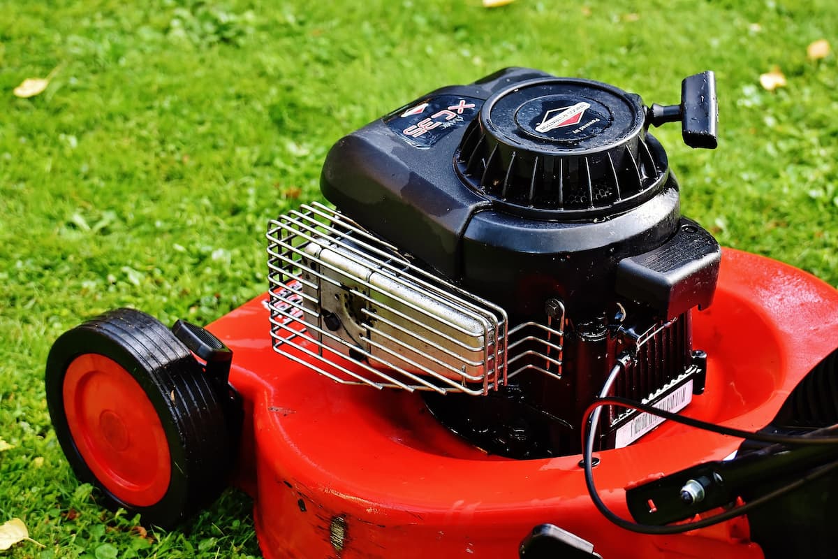 How Does A Lawnmower Engine Work