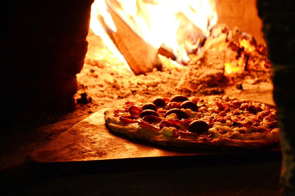How Does A Pizza Oven Work