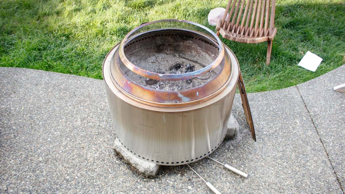 How Does A Smokeless Fire Pit Work?