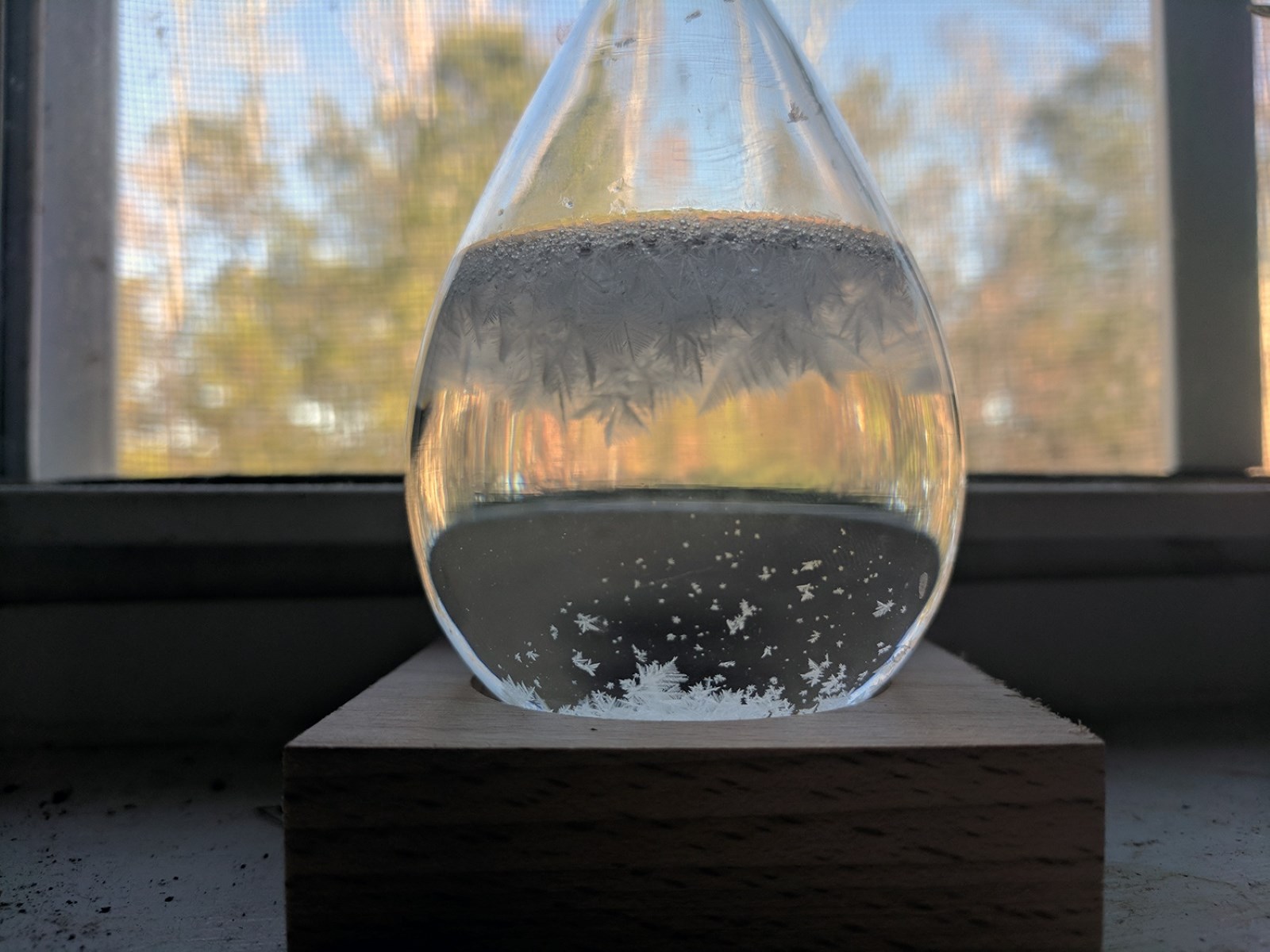 How Does Storm Glass Work