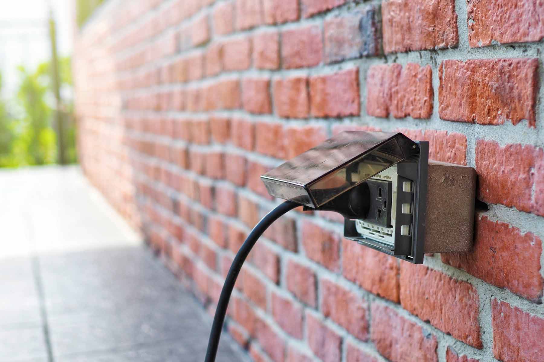 How High Should An Outdoor Outlet Be From The Ground