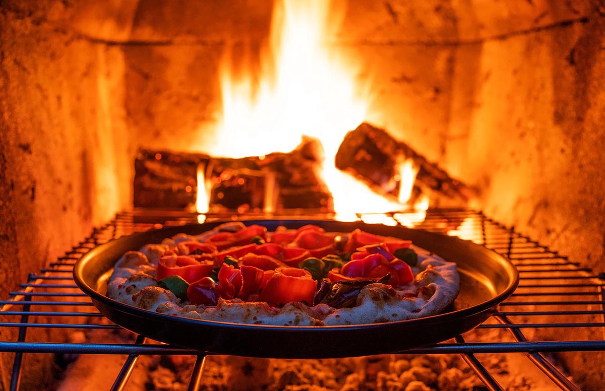 How Hot Should A Wood-Fired Pizza Oven Be