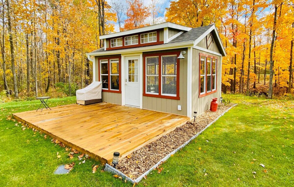 How Many Square Feet In A 10X16 Shed Storables how-many-square-feet-in-a-10x16-shed-storables