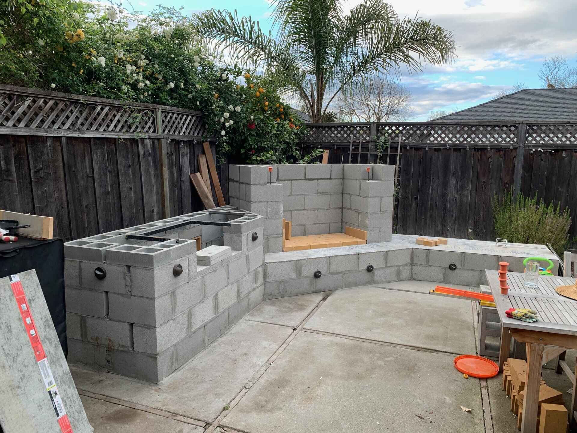 cinder block outdoor kitchen        
        <figure class=