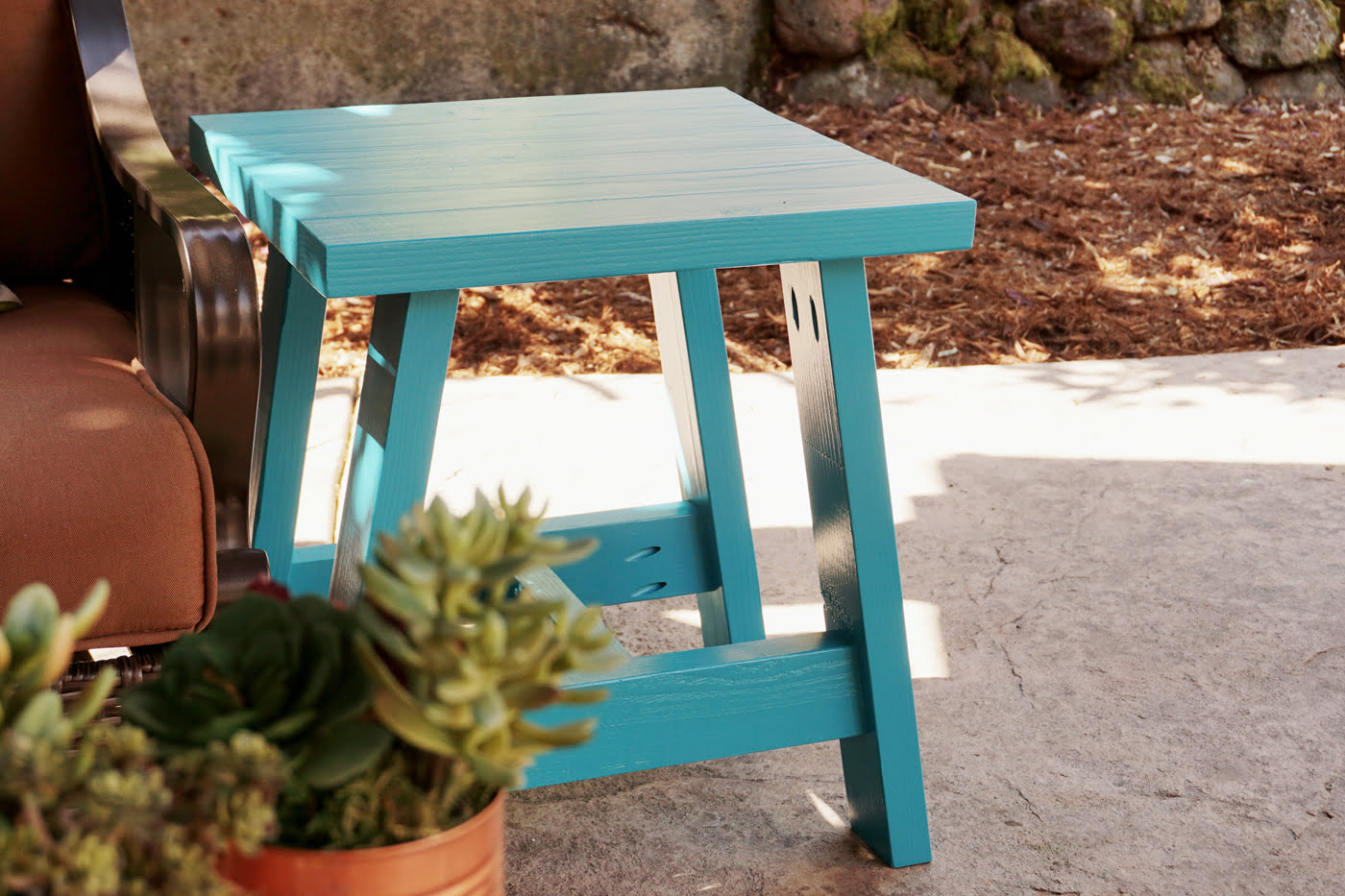 How To Build A Small Outdoor Table