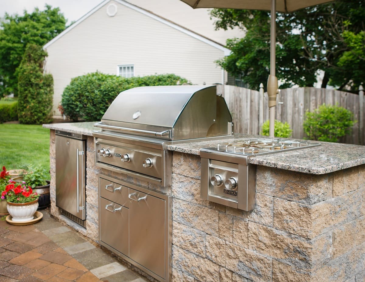 How To Build An Outdoor Grilling Station | Storables