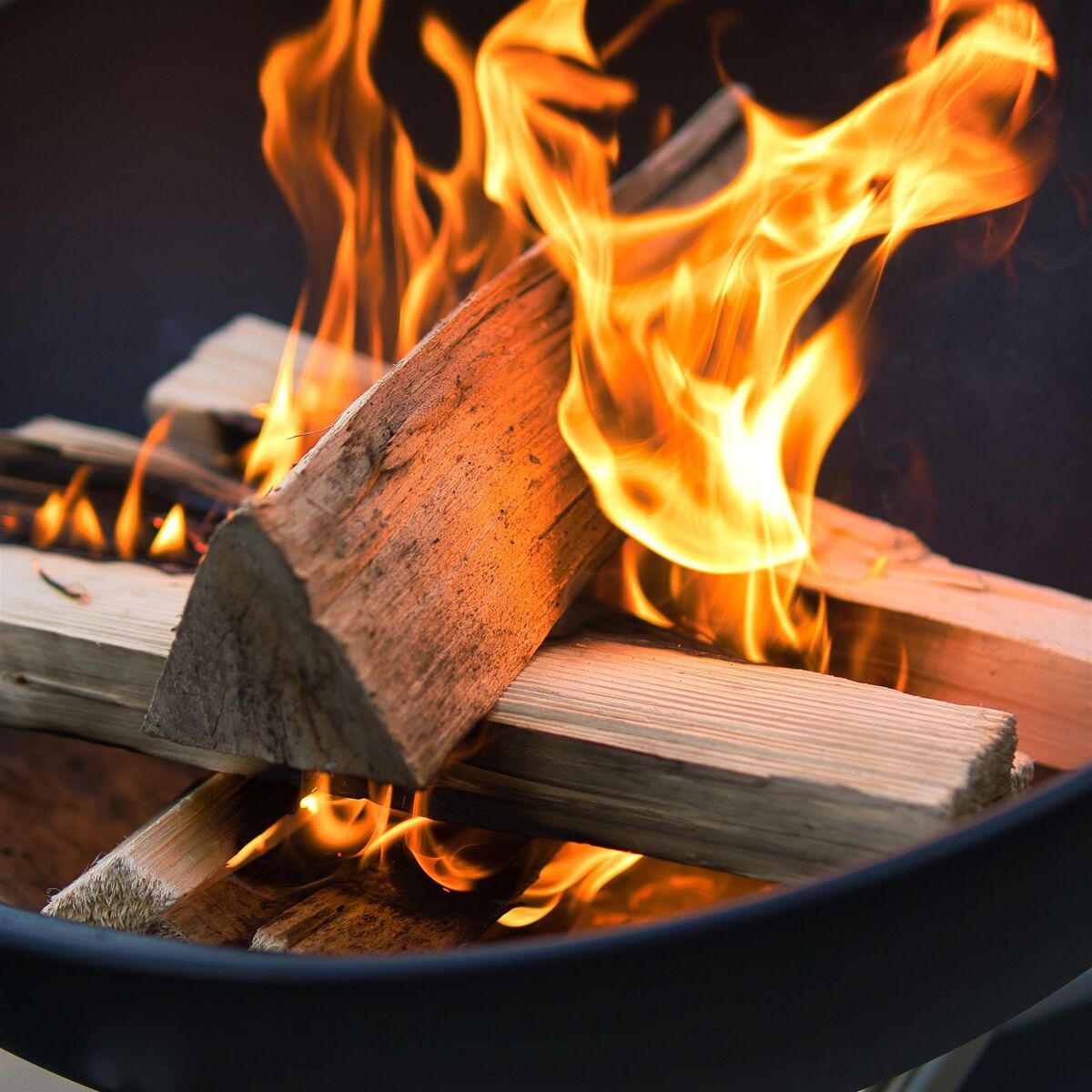 How To Burn Wood In A Fire Pit | Storables