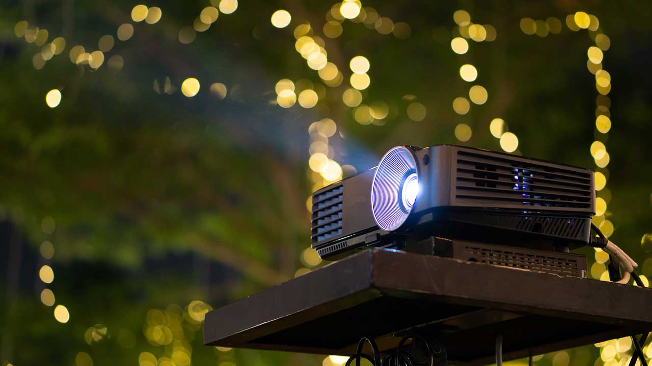 How To Choose An Outdoor Projector