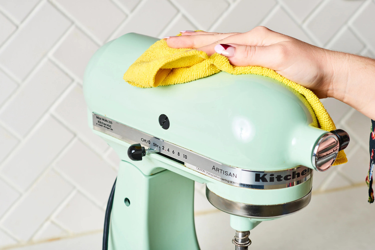 How To Clean A Stand Mixer